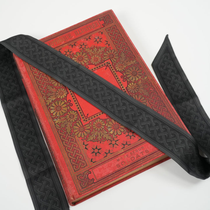 Knot Skinny Scarf - Heading Prints