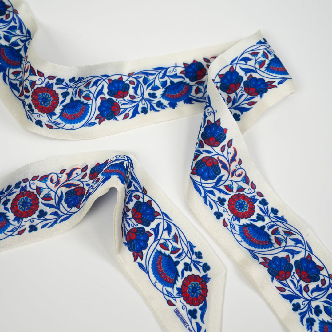 Motif Skinny Scarf - Heading Prints