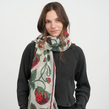 Strawberry label scarf スカート いちご タグ付き Heading | Book Inspired Scarves and Bandanas - 